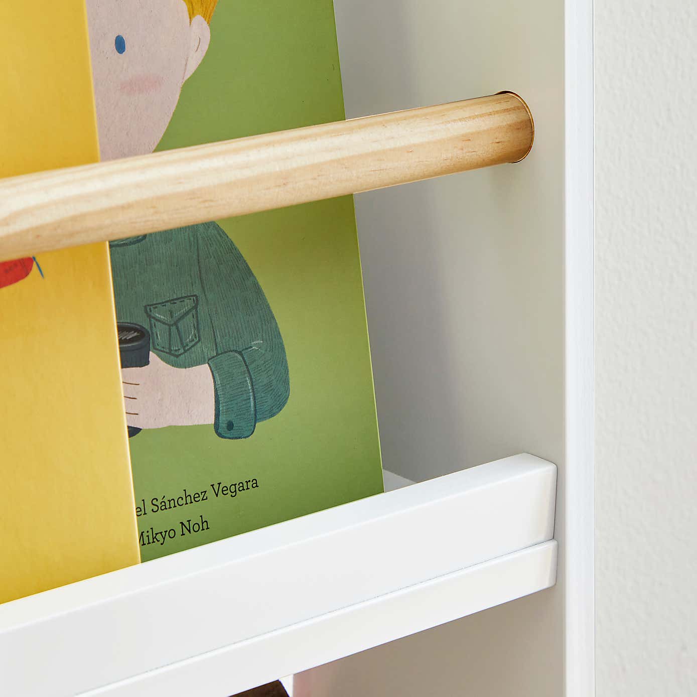 Wall Mounted Book Shelf