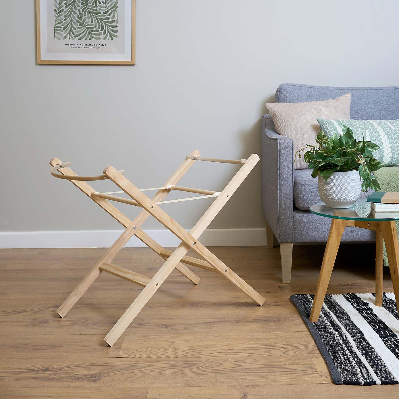 Clair de Lune Dimple Palm Moses Basket with Natural Folding Stand