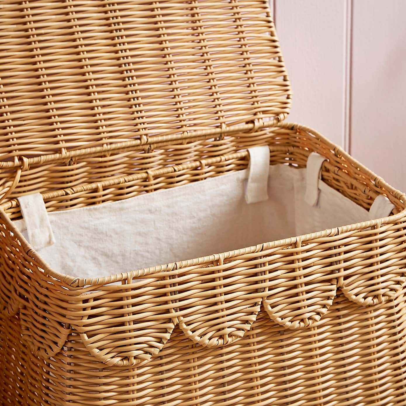 Heart and Soul Scalloped Laundry Basket