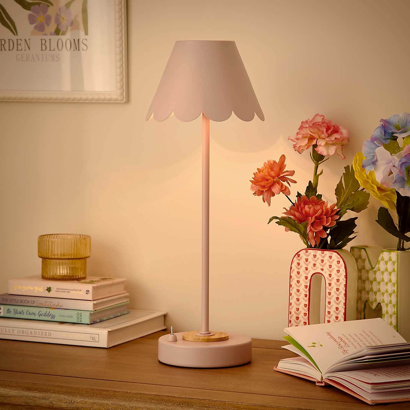 Remi Rechargeable Table Lamp