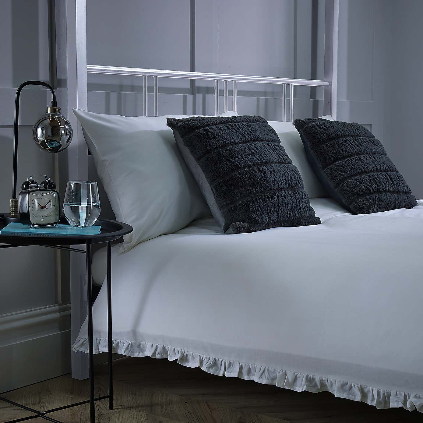 X Rocker Fern 4 Poster Bed with LED Lights