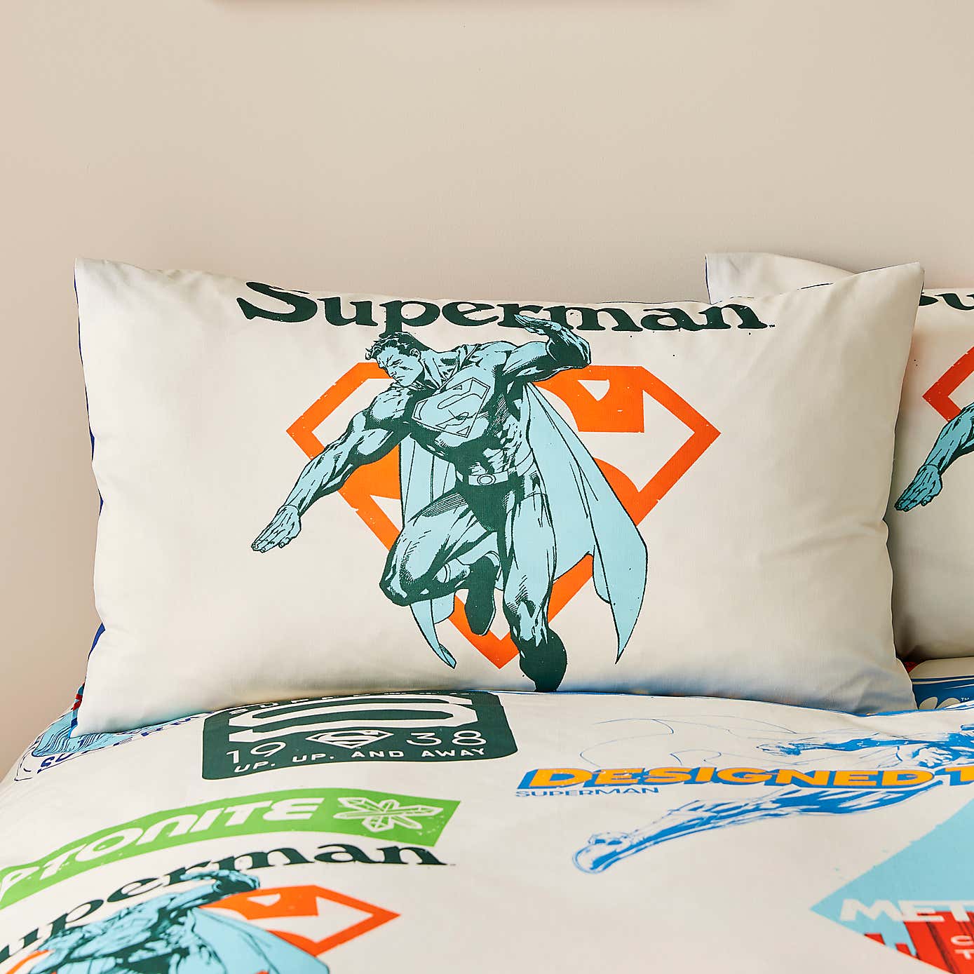 Superman Reversible Duvet Cover and Pillowcase Set
