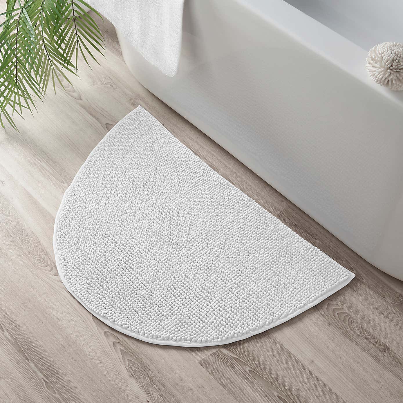 Mini Bobble Semi Circle Bath Mat