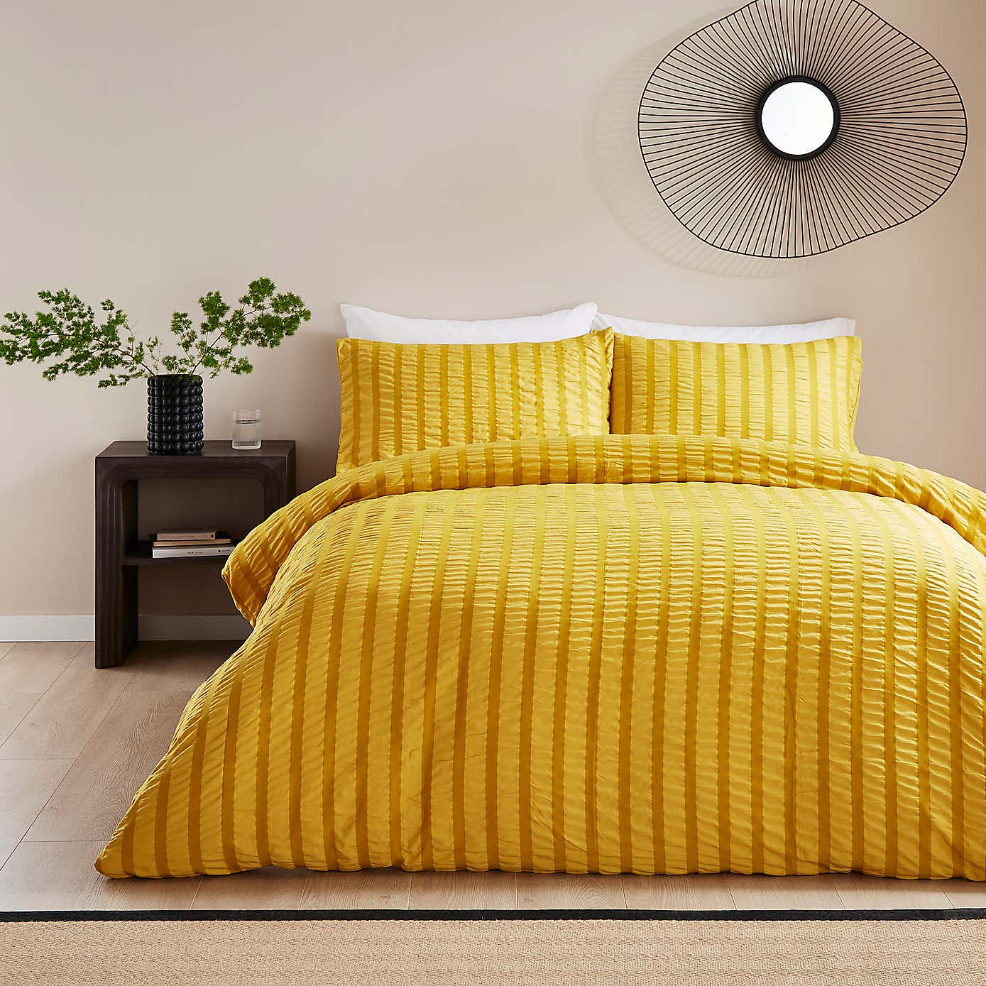 Westley Seersucker Duvet Cover and Pillowcase Set