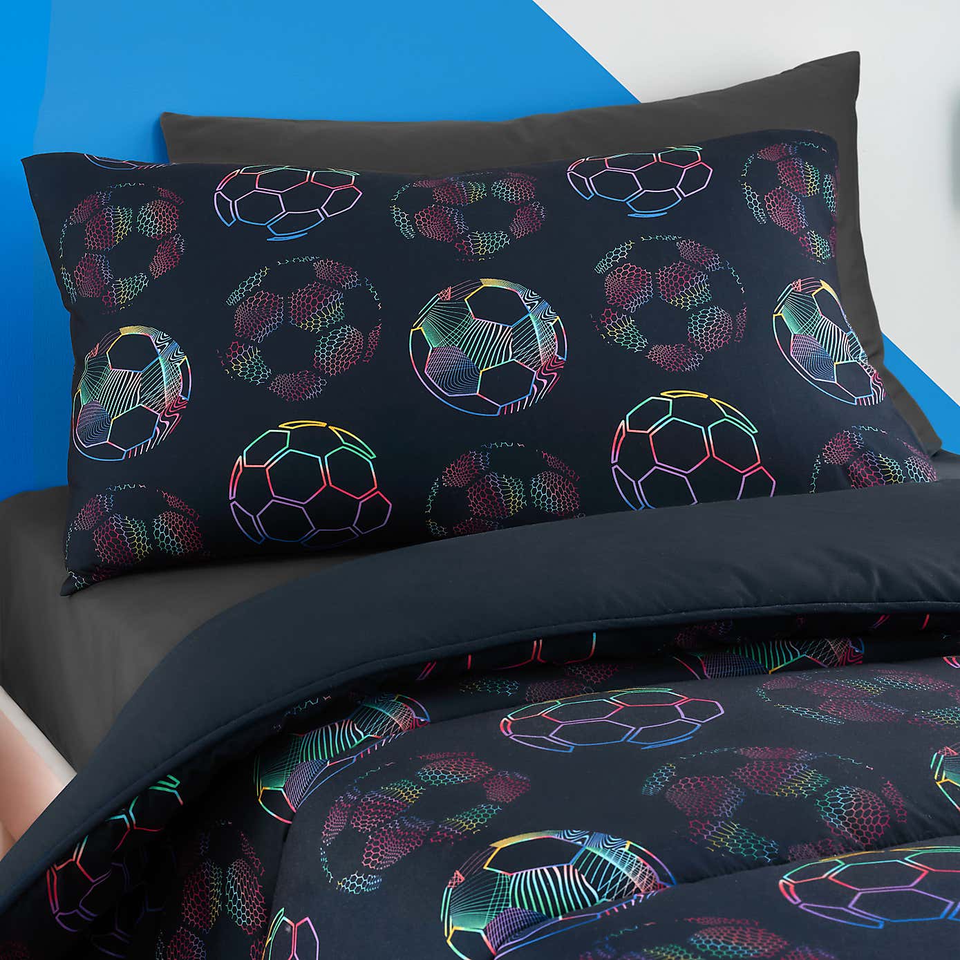 Bright Football 7.5 Tog Single Coverless Duvet and Pillowcase Set