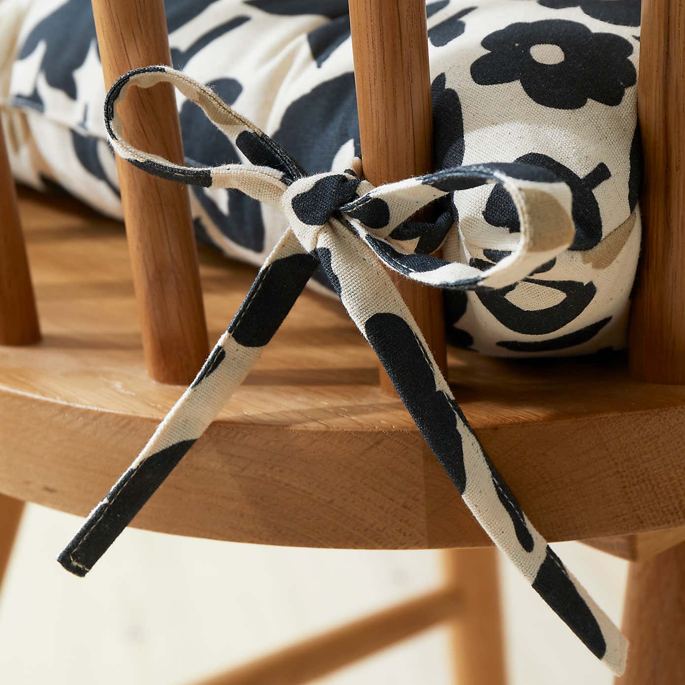 Floral Monochrome Cotton Seat Pad