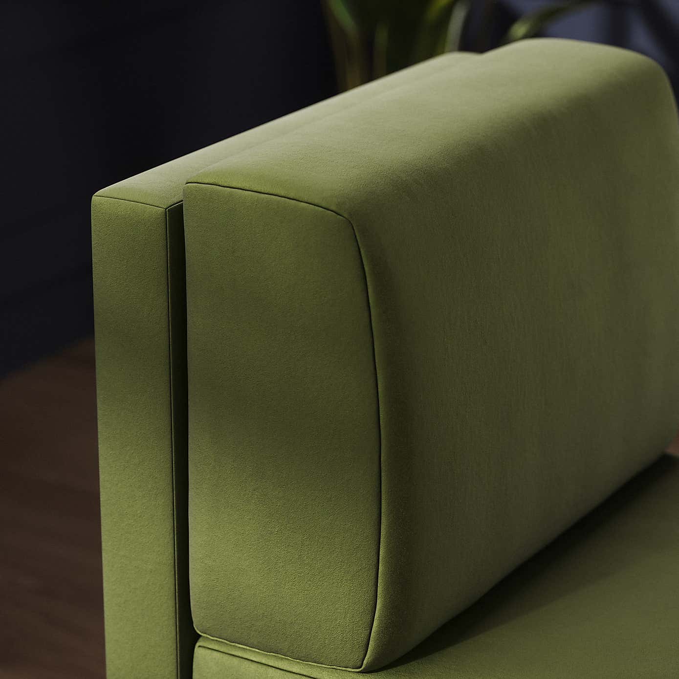 Mae Small Dining Bench, Matte Plush Velvet