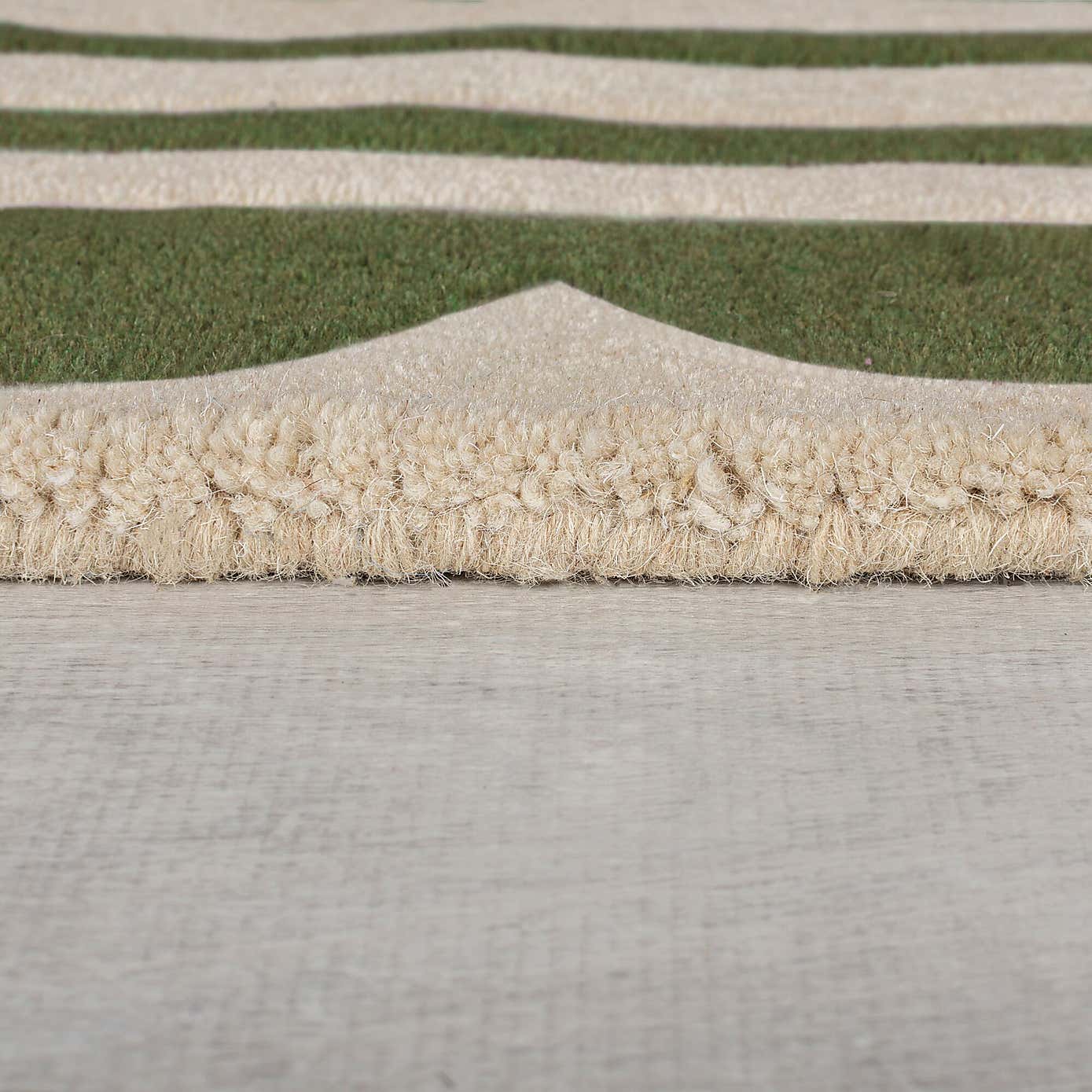 Lois Scallop Border Wool Rug