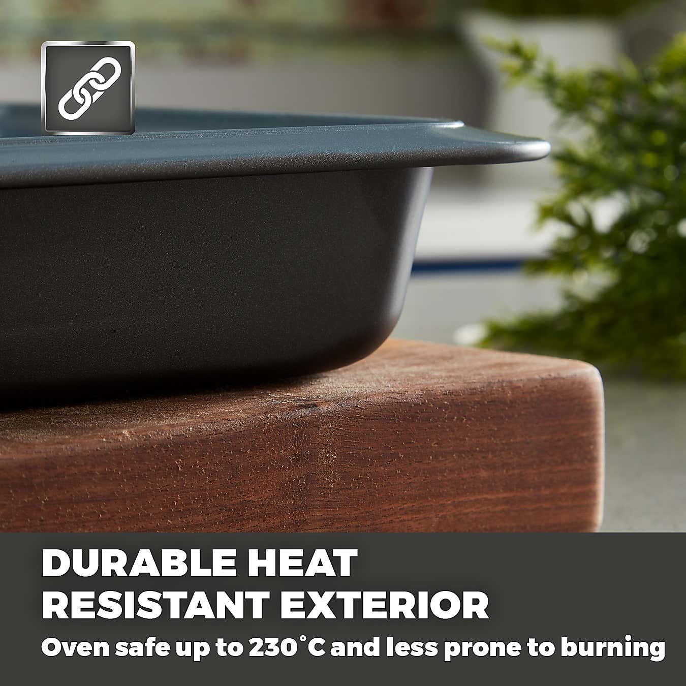 Tower Set of 2 Cerasure Non-Stick Roasting Trays