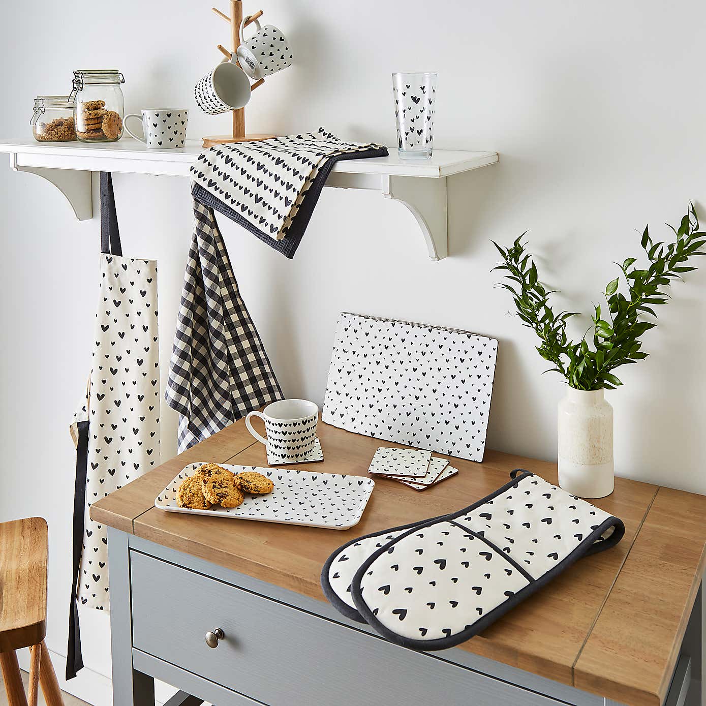 Hearts Pack of 3 Tea Towels