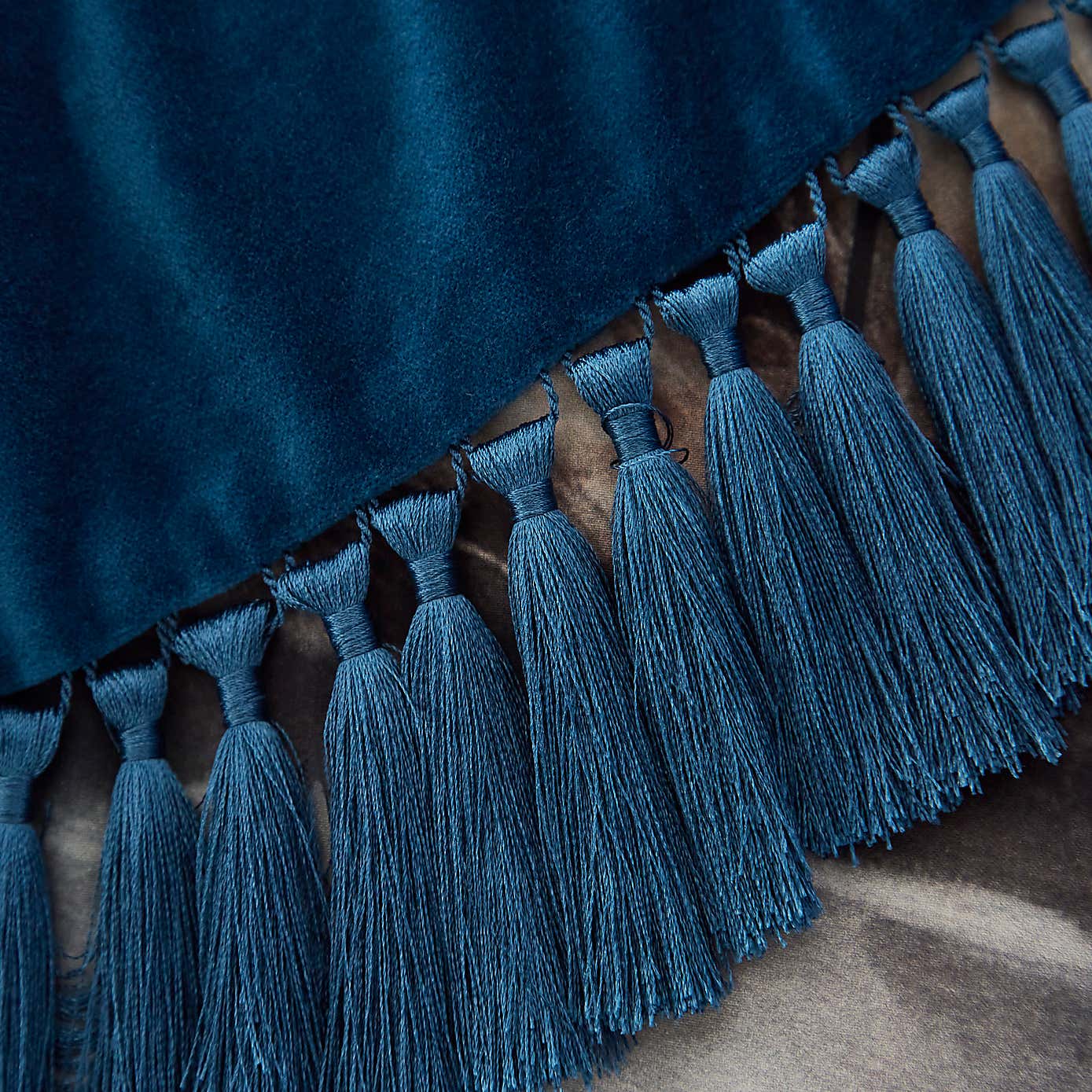 Dorma Burford Tassel Throw 150cm x 200cm