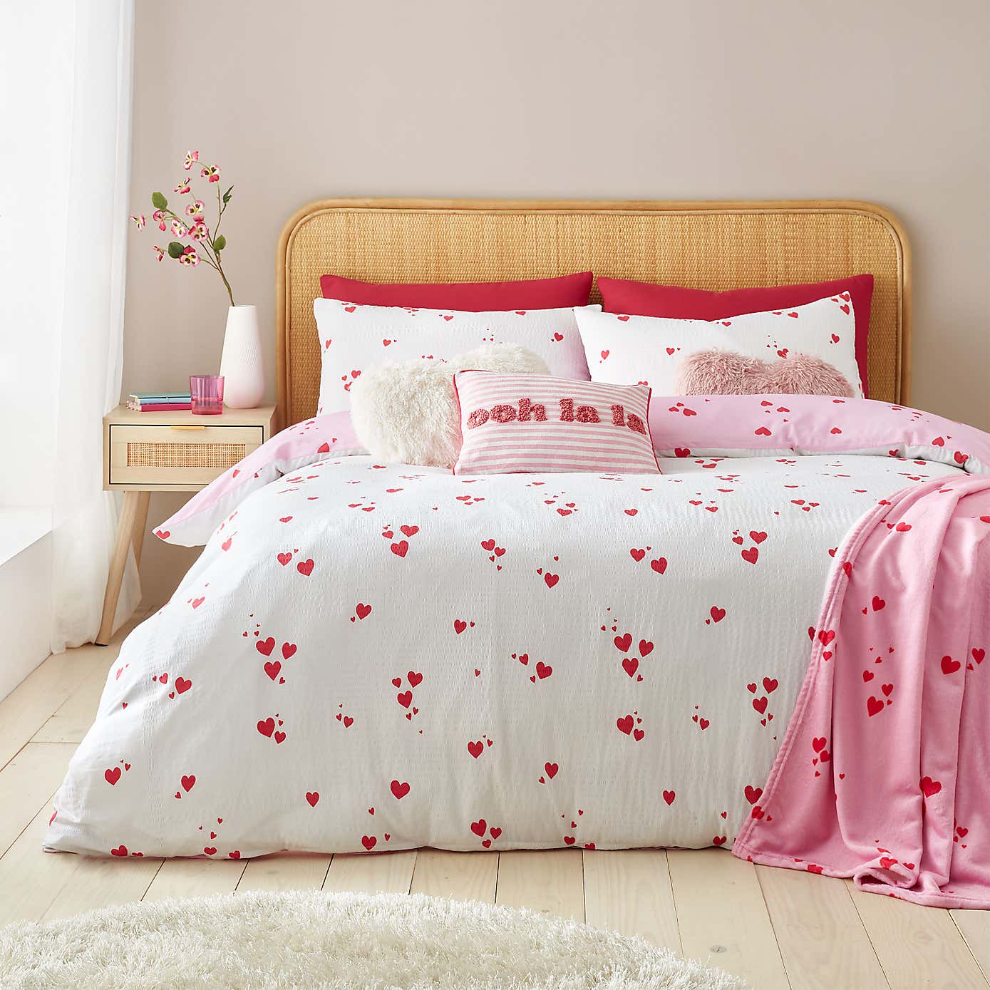 Catherine Lansfield Seersucker Heart Reversible Duvet Cover & Pillowcase Set