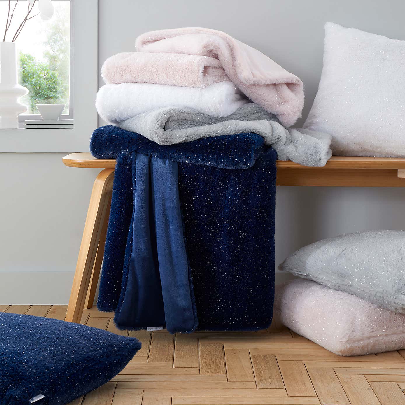 Catherine Lansfield Glamour Fur Square Cushion