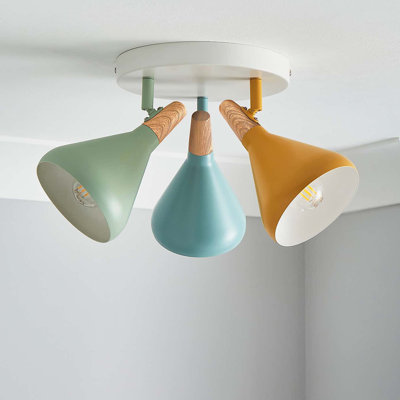 Wolston 3 Light Spotlight