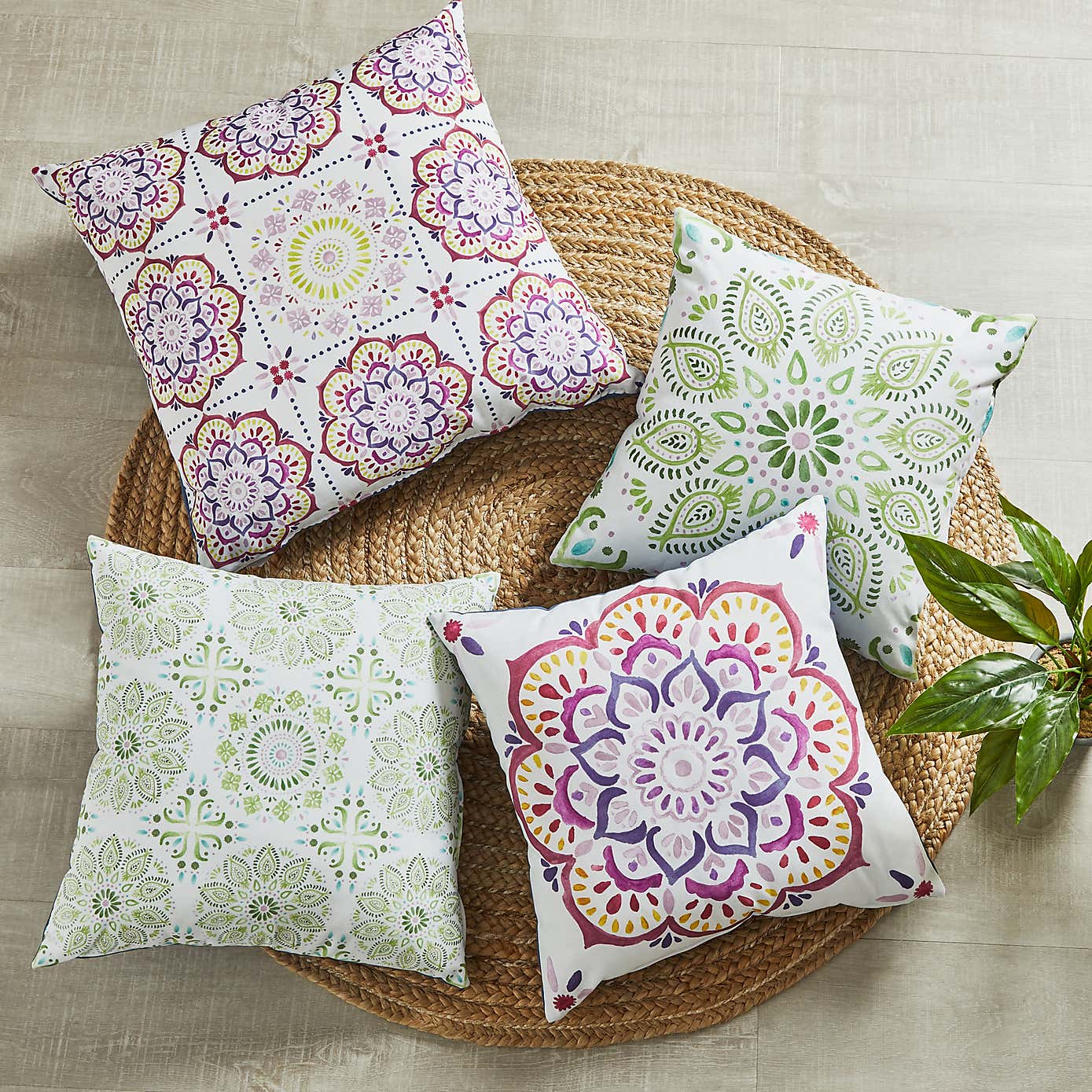 Azami Green Placement Cushion