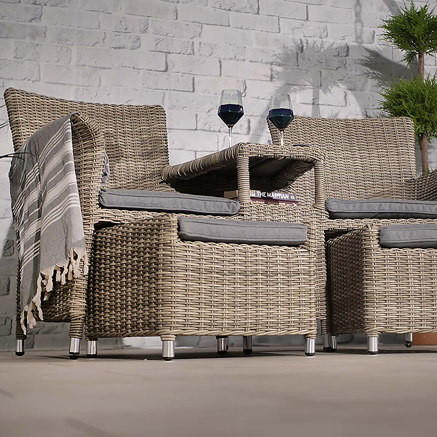 Wentwoth Companion Set