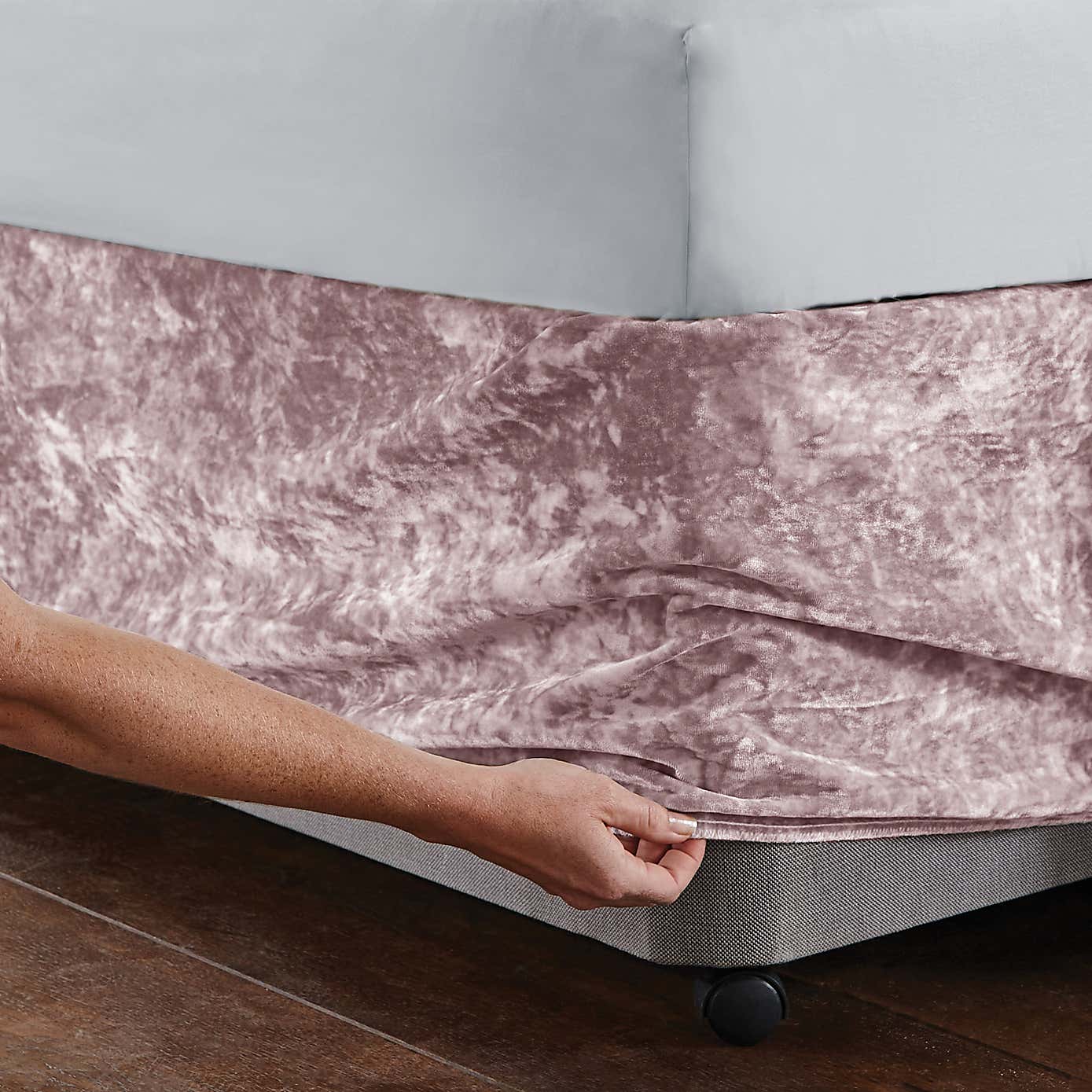 Catherine Lansfield Crushed Velvet Divan Base Bed Wrap