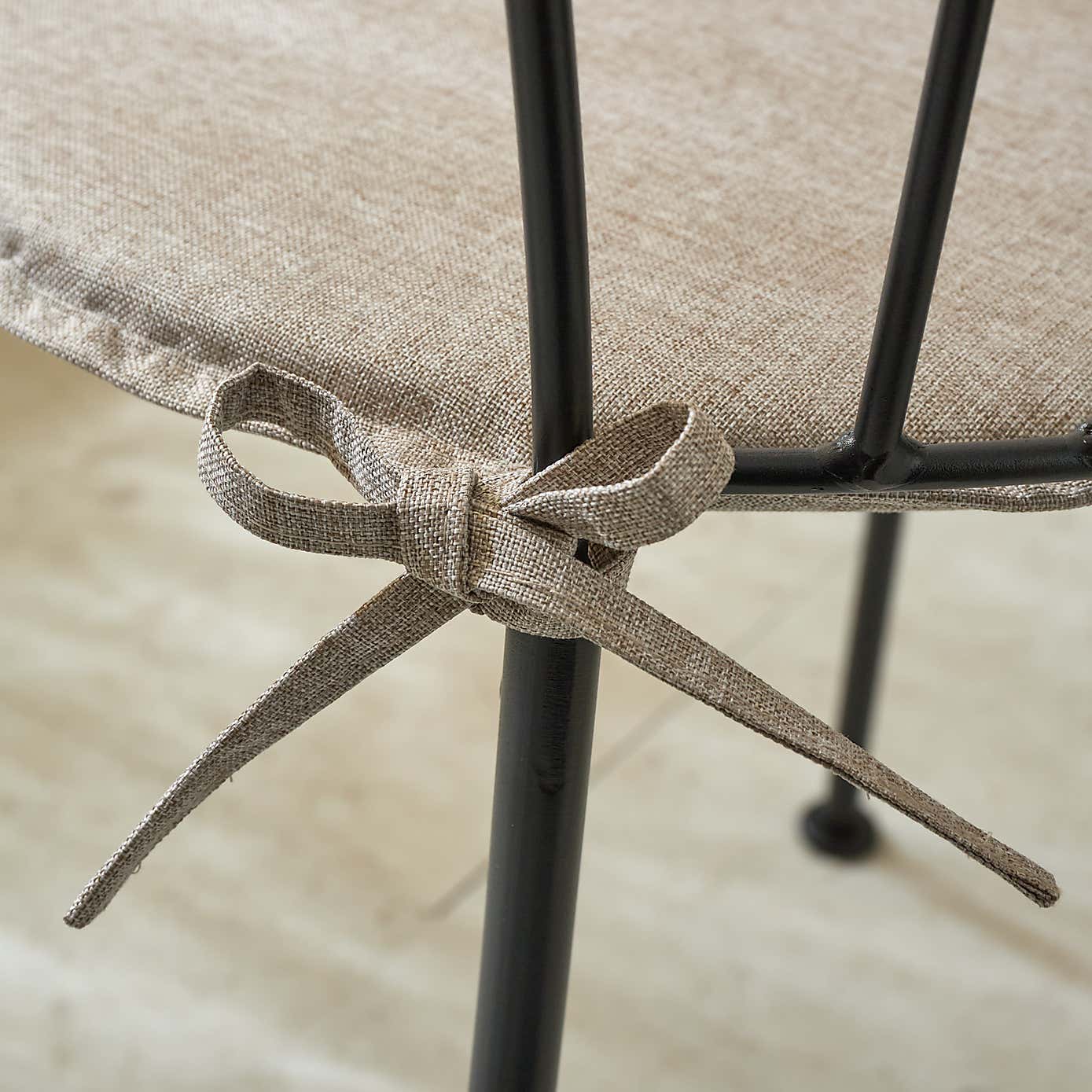 Set of 2 Water Resist Round Seat Pads