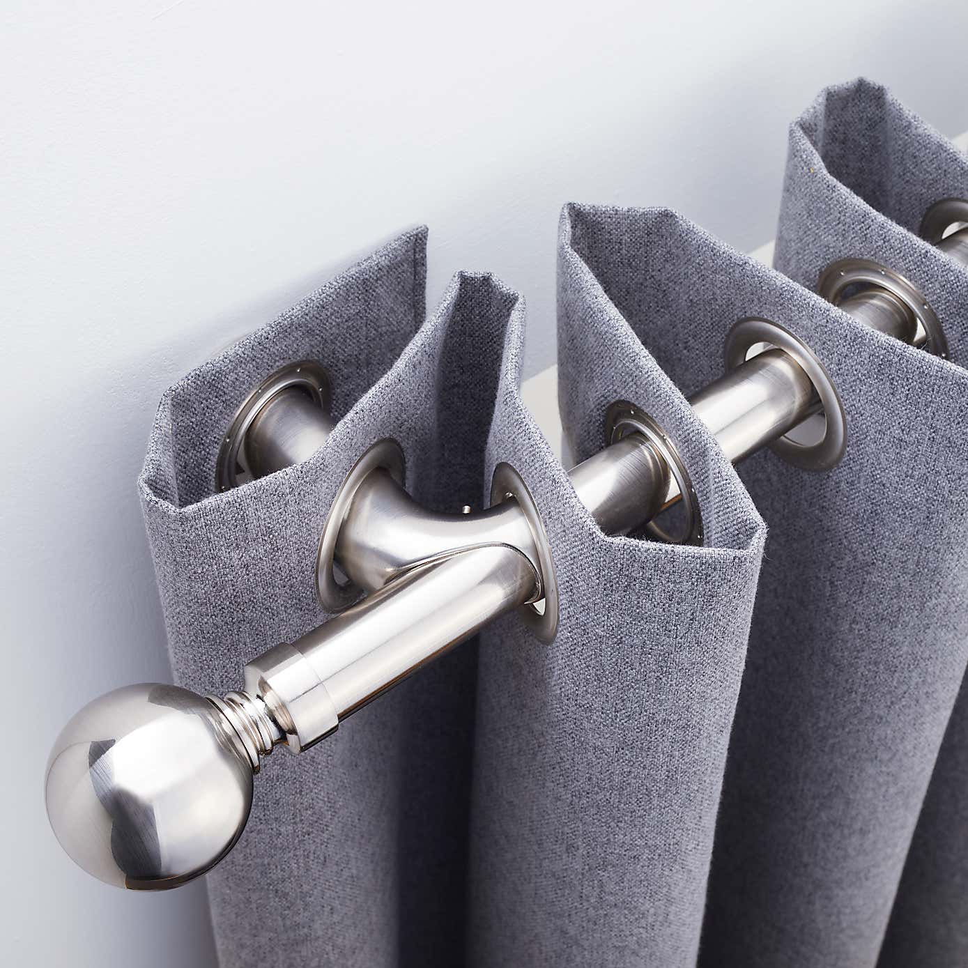 Ashton Room Darkening Extendable Eyelet Curtain Pole 25/28mm