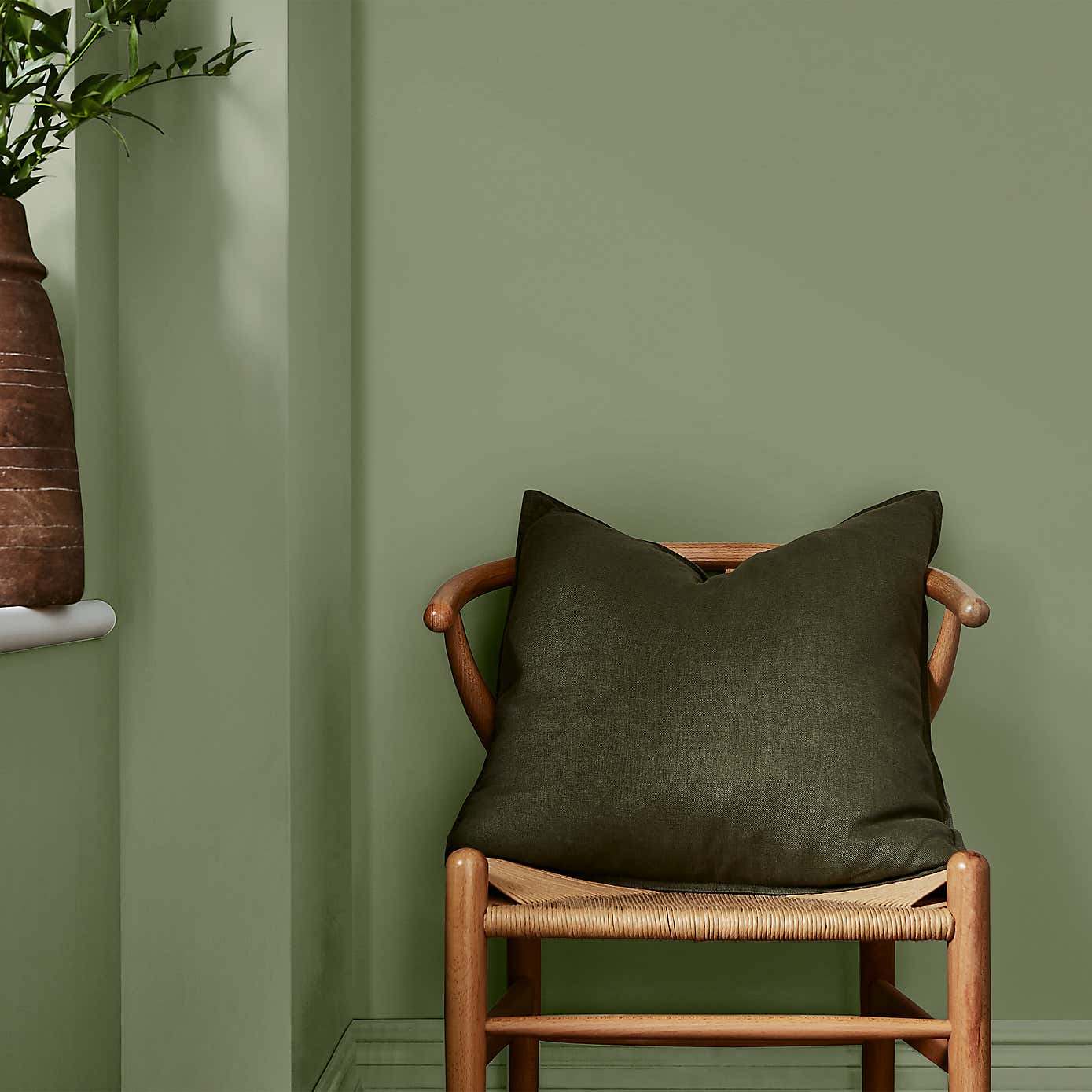 William Morris At Home Sauntered Leaf Eggshell Paint