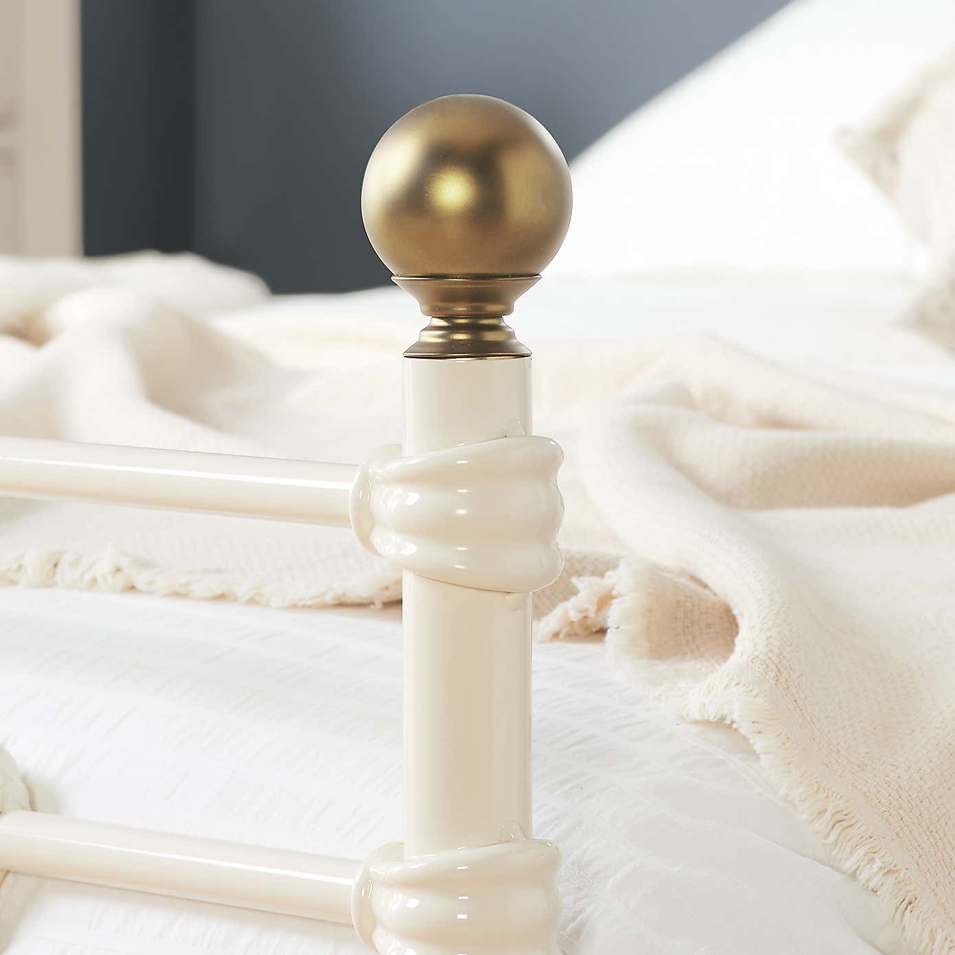 Atlas Cream Bedstead