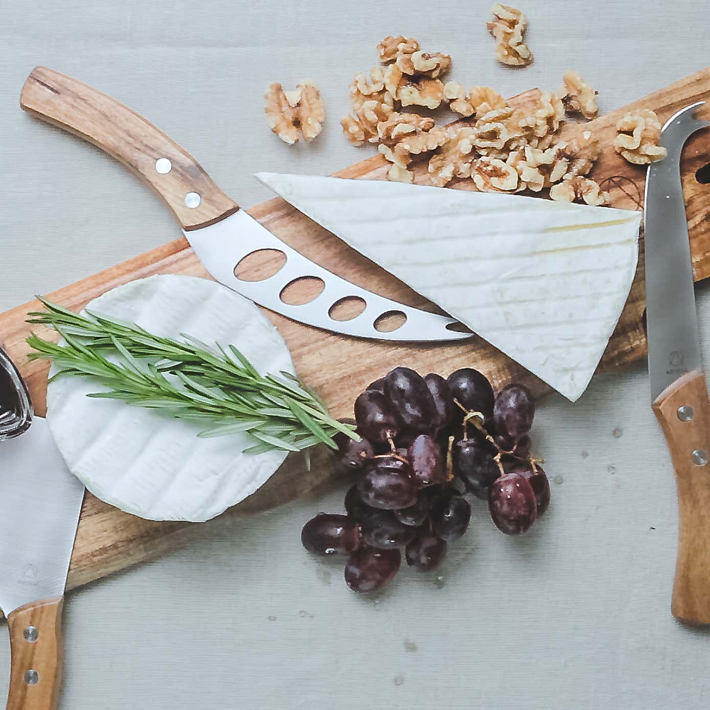 Artesa Acacia Wood Serving Paddle Board