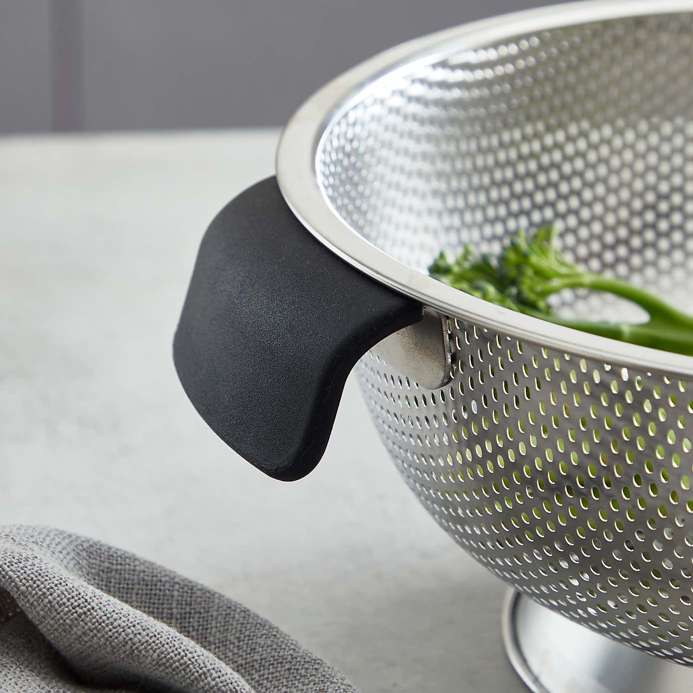 Professional Soft Touch Colander