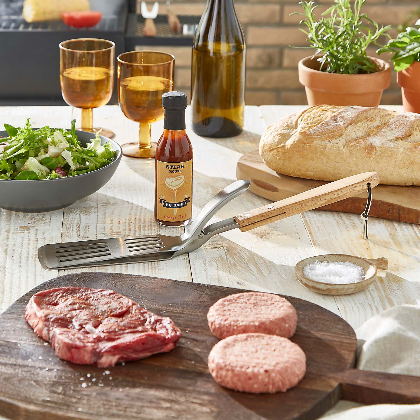 BBQ 2 In 1 Spatula Tongs with BBQ Sauce