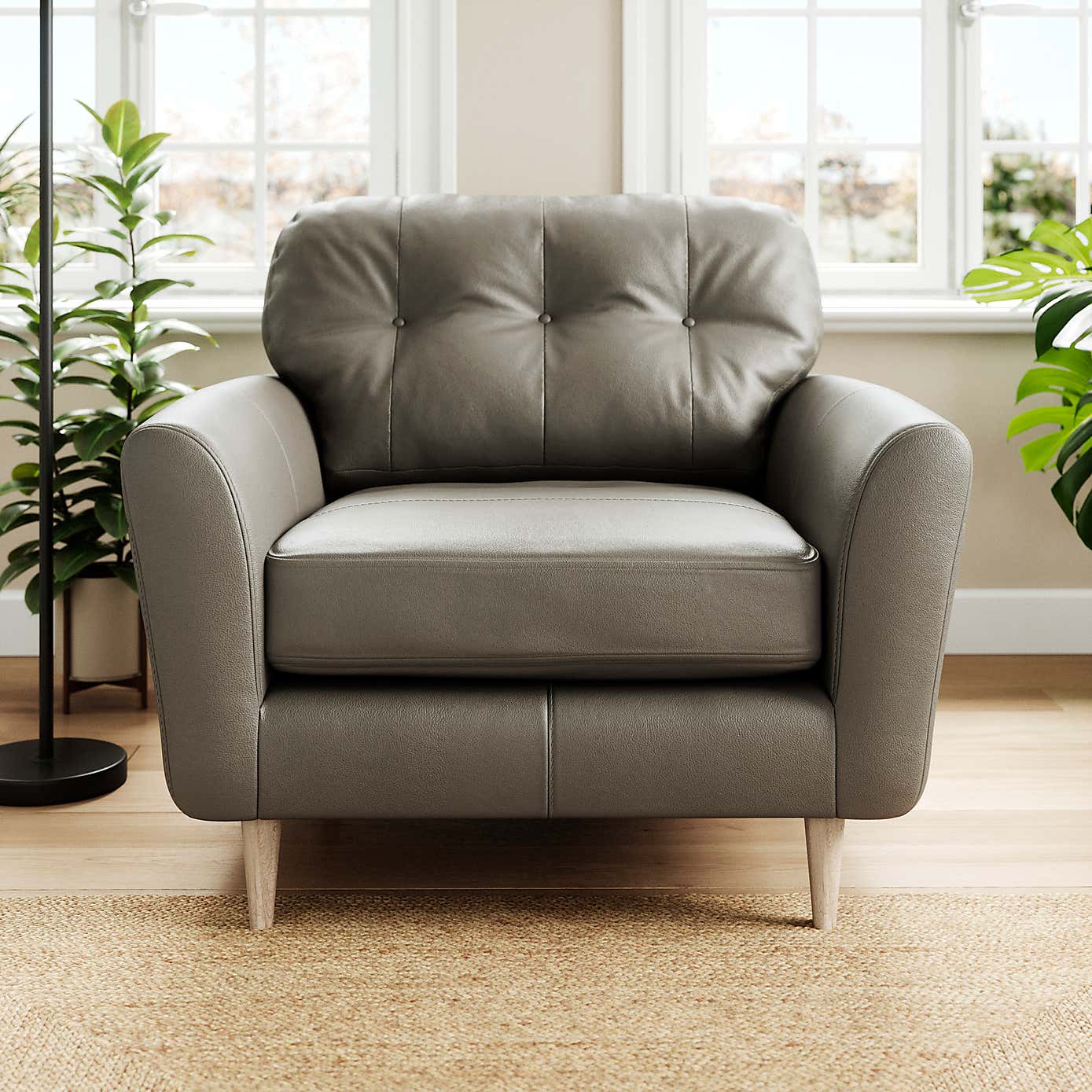 Sven Classic Leather Snuggle Chair