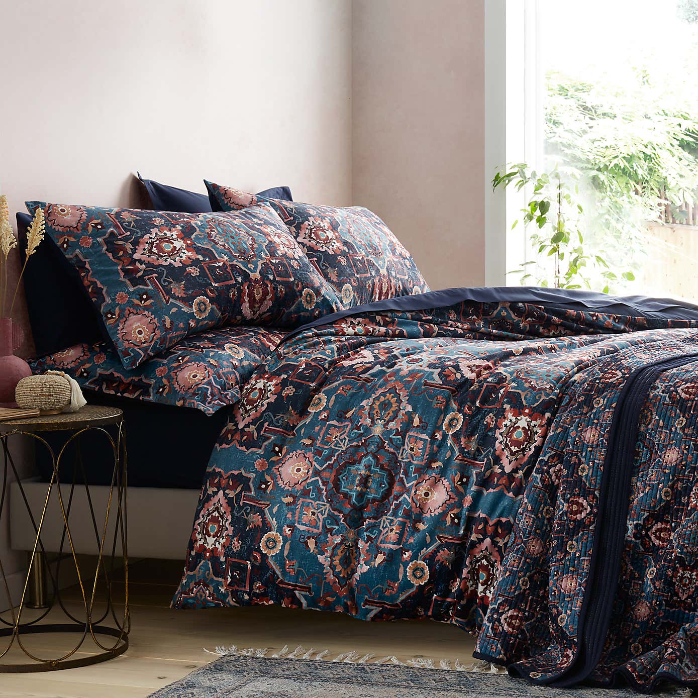 Soukara Dream Navy Duvet Cover and Pillowcase Set