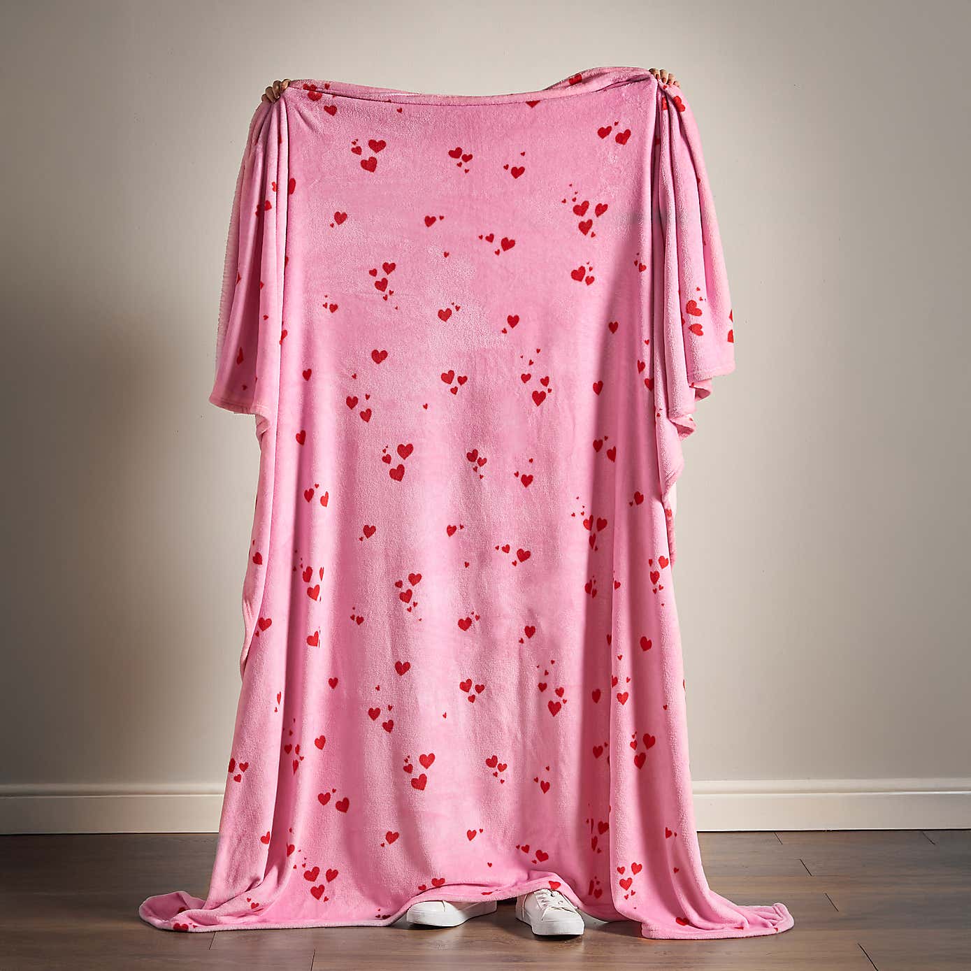 Catherine Lansfield Hearts Pink Fleece Throw 200cm x 240cm