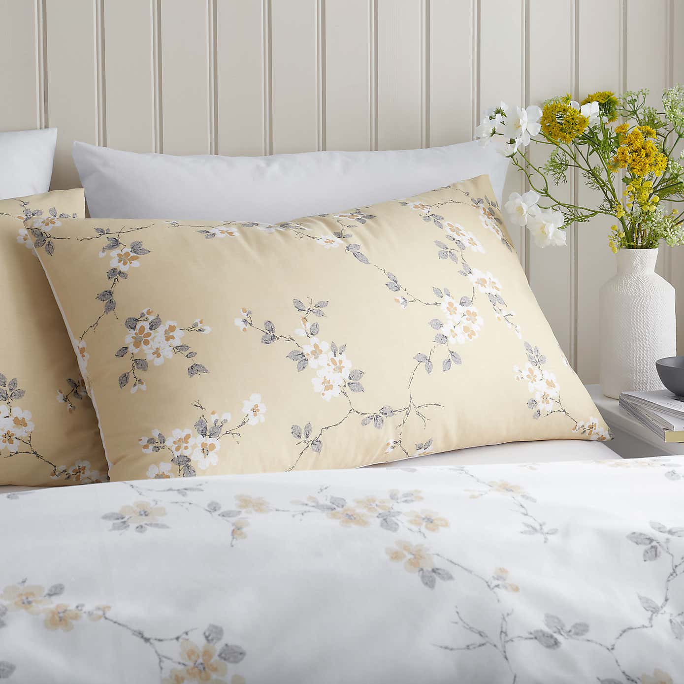 Edith Floral Duvet Cover and Pillowcase Set
