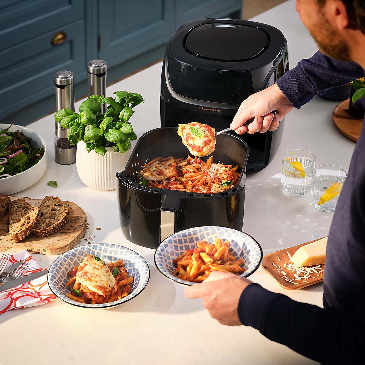 Russell Hobbs SatisFry Extra Large 8L Air Fryer