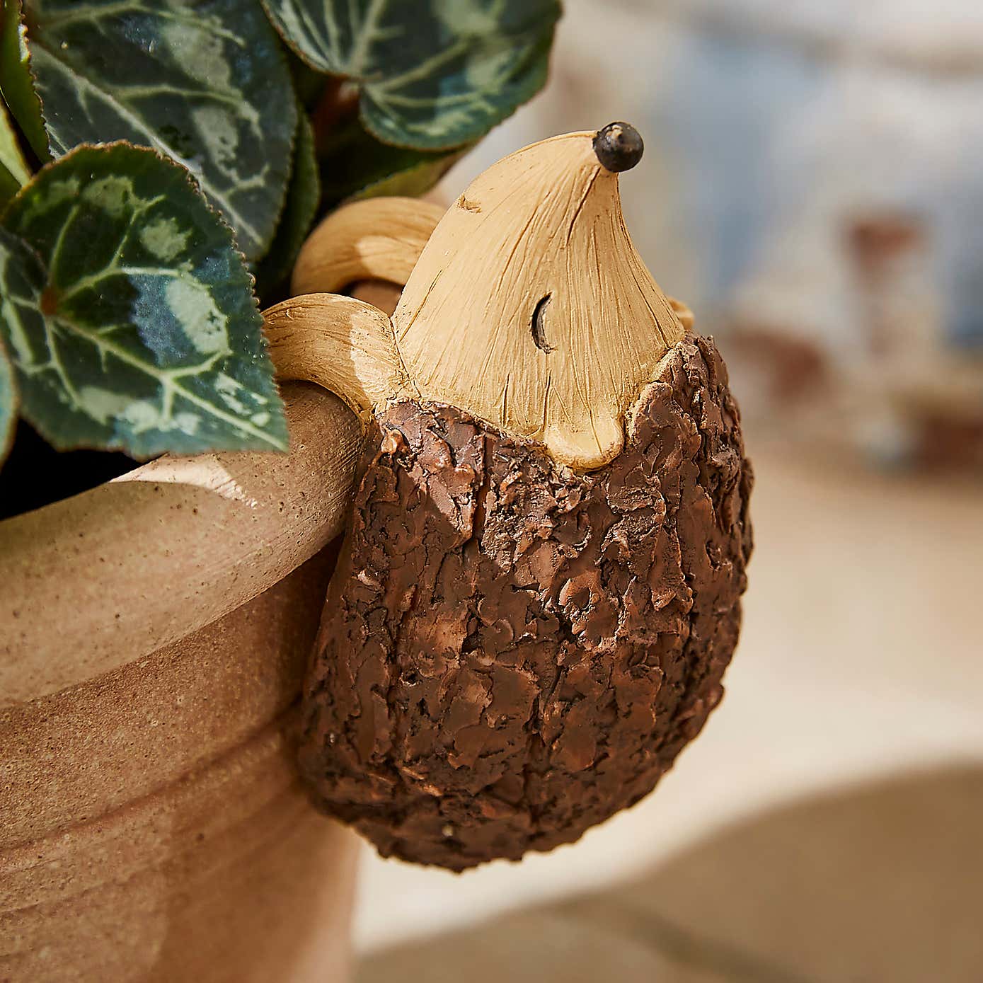 Resin Hedgehog Pot Hanger