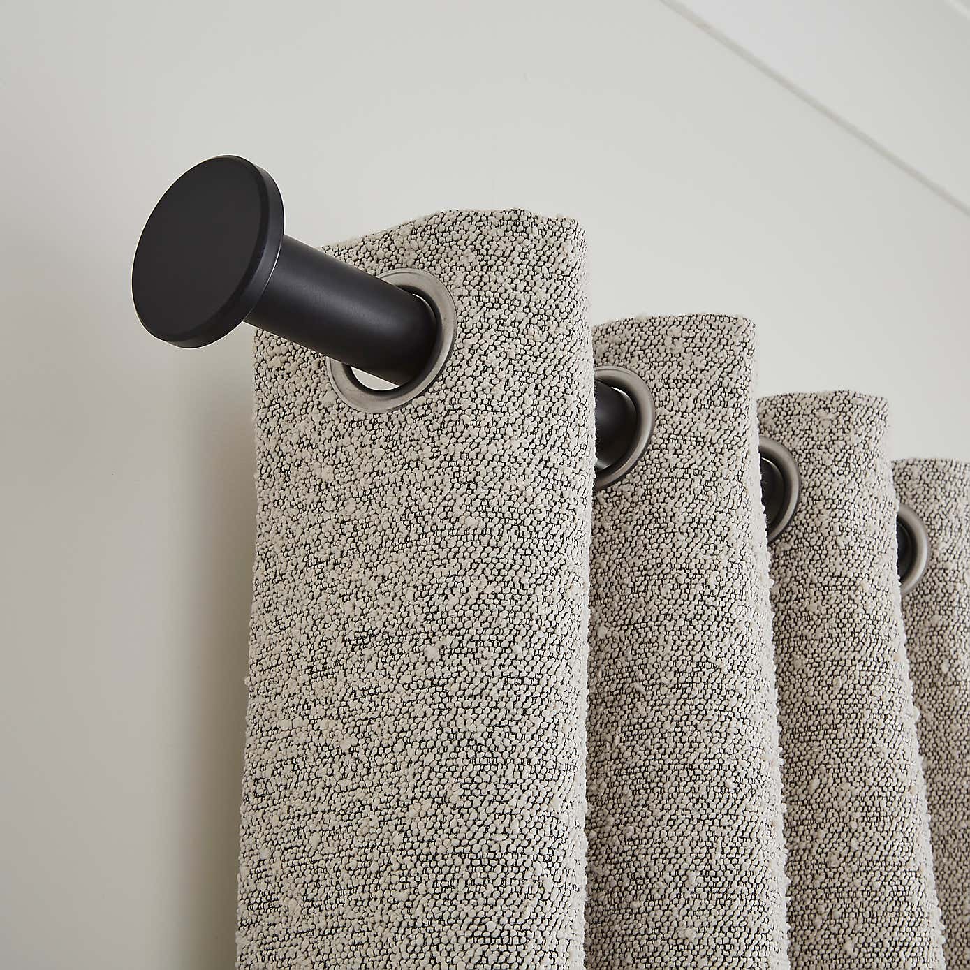 Stepped Stud Fixed Metal Curtain Pole with Rings