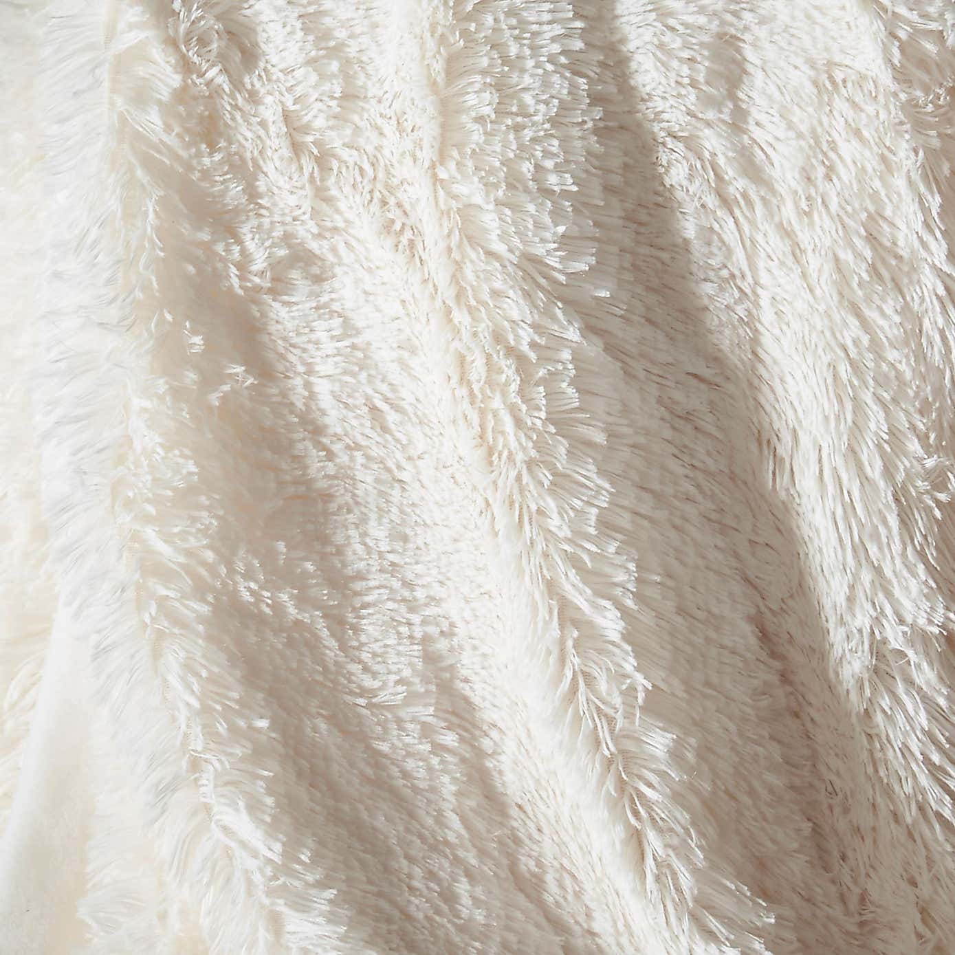 Catherine Lansfield Cuddly Deep Pile Throw