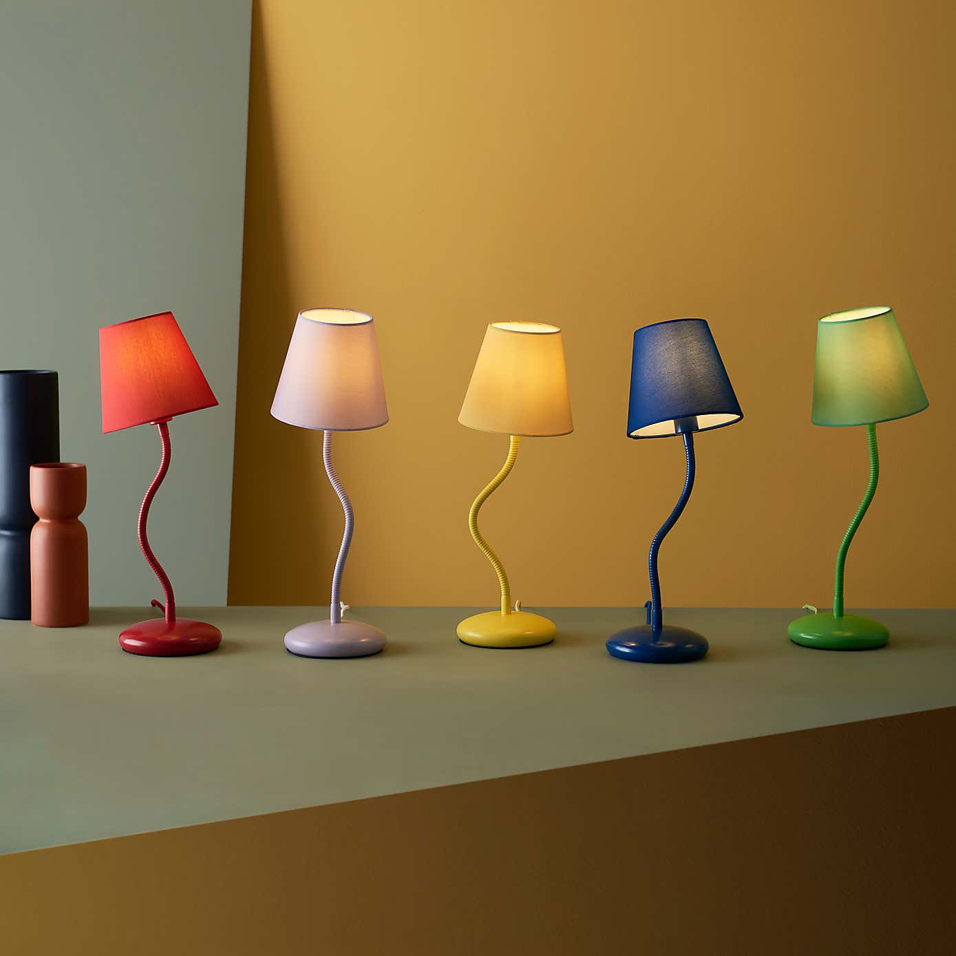 Boogi Metal Adjustable Table Lamp