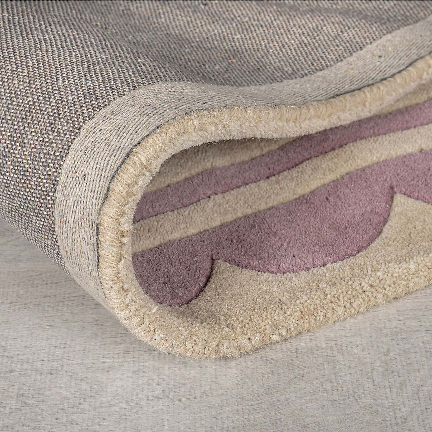 Lois Scallop Border Wool Rug