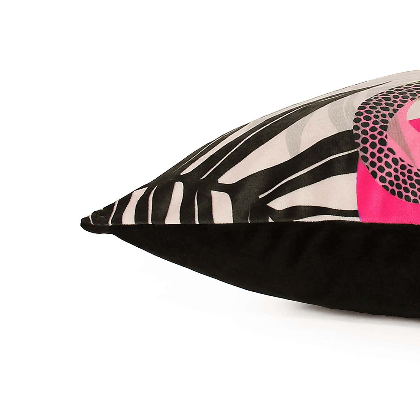 furn. Serpentine Black Square Velvet Cushion