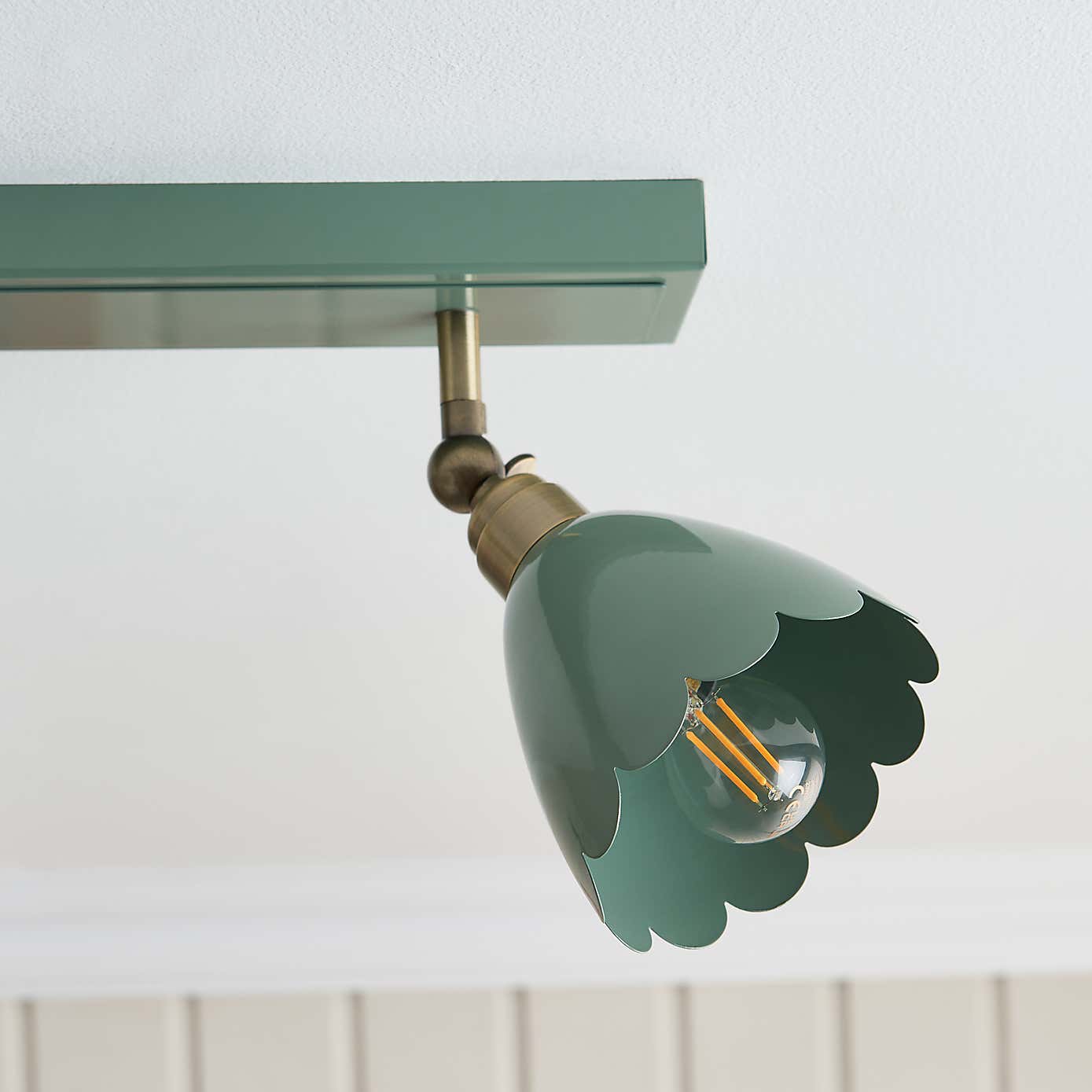 Remi Scalloped 4 Light Adjustable Spotlight Bar