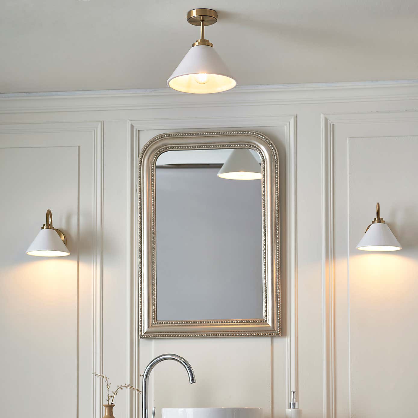 Celcy Bathroom Wall Light