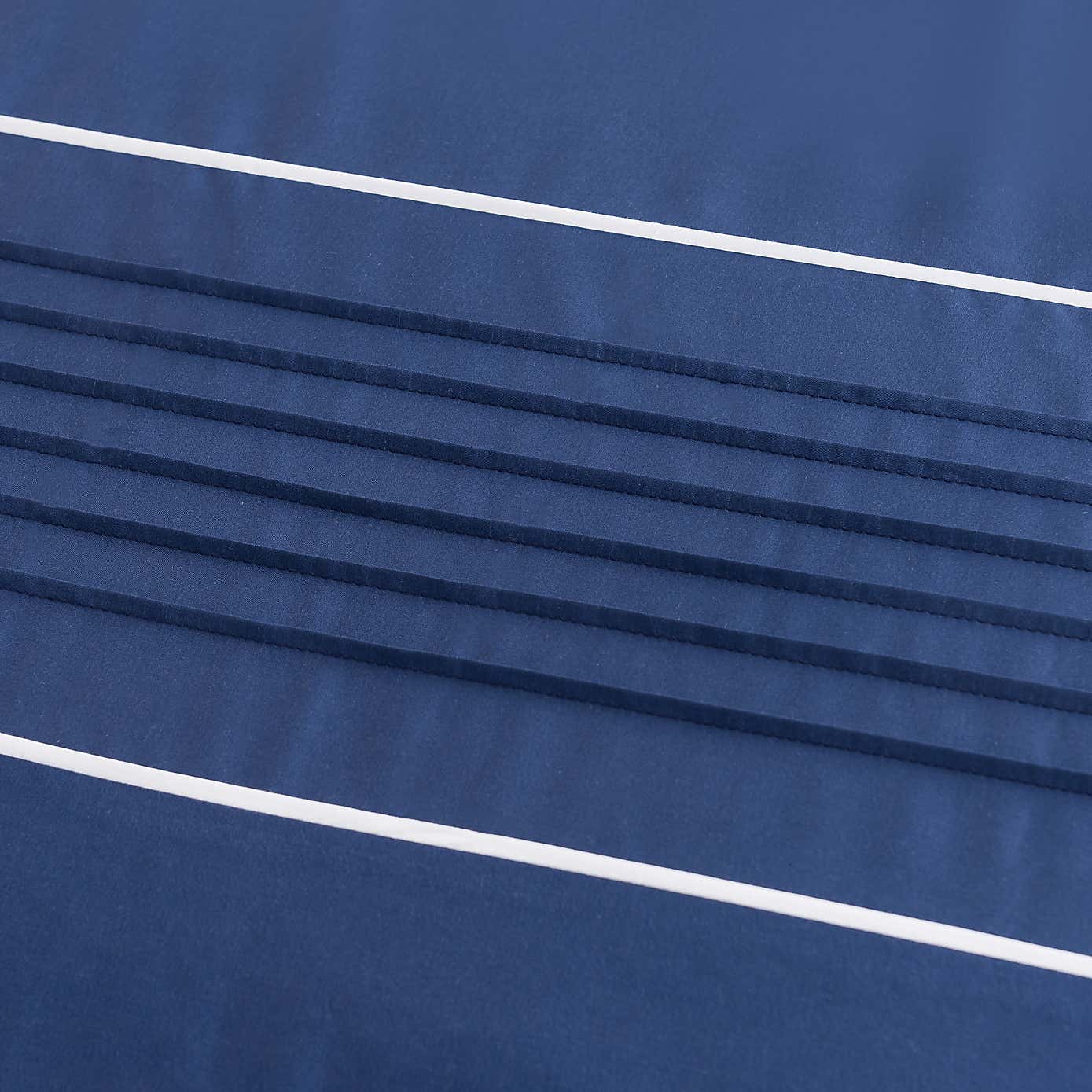 Ryleigh White Duvet Cover and Pillowcase Set