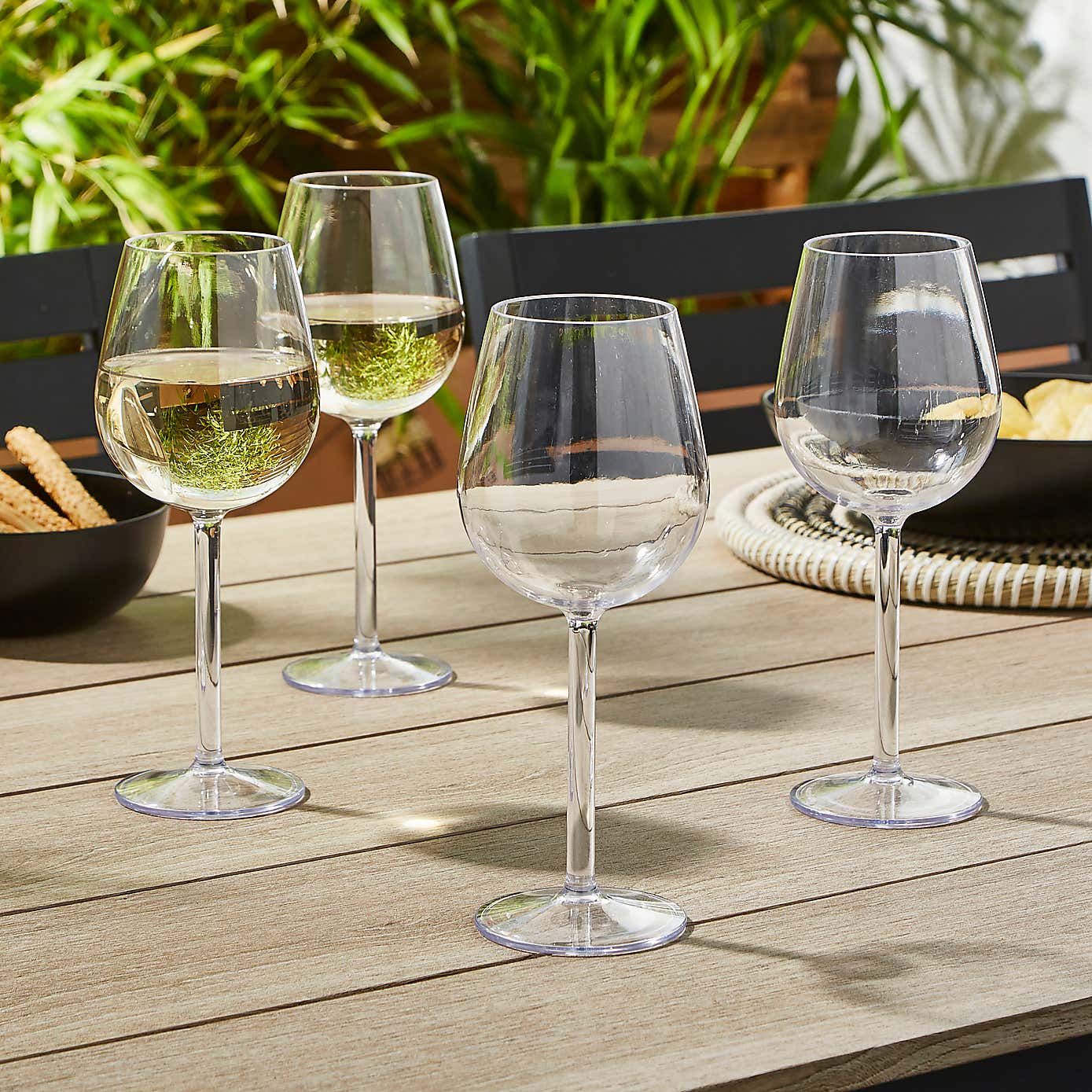 Set of 4 Clear Wine Glasses