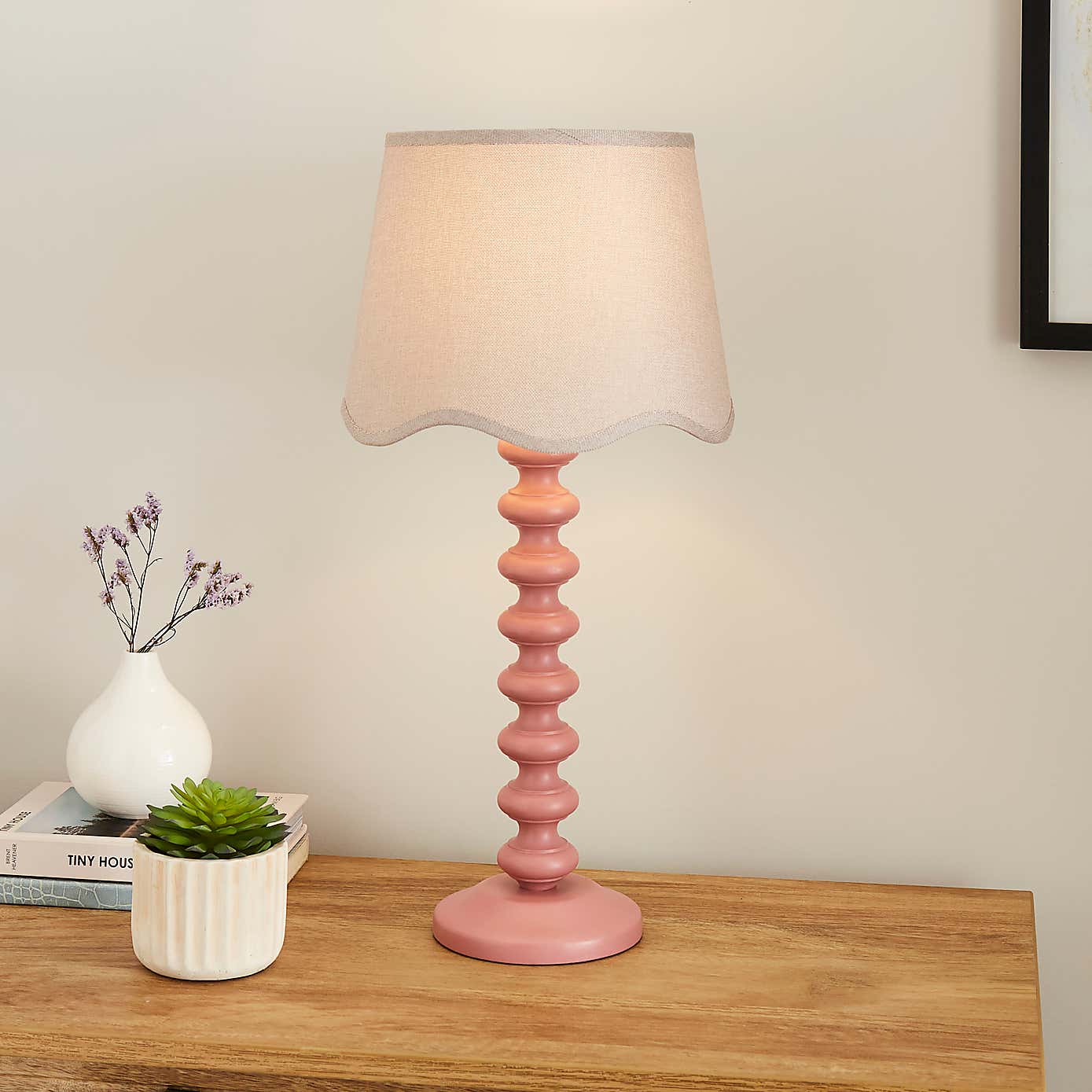 Scalloped Edge Linen Lamp Shade