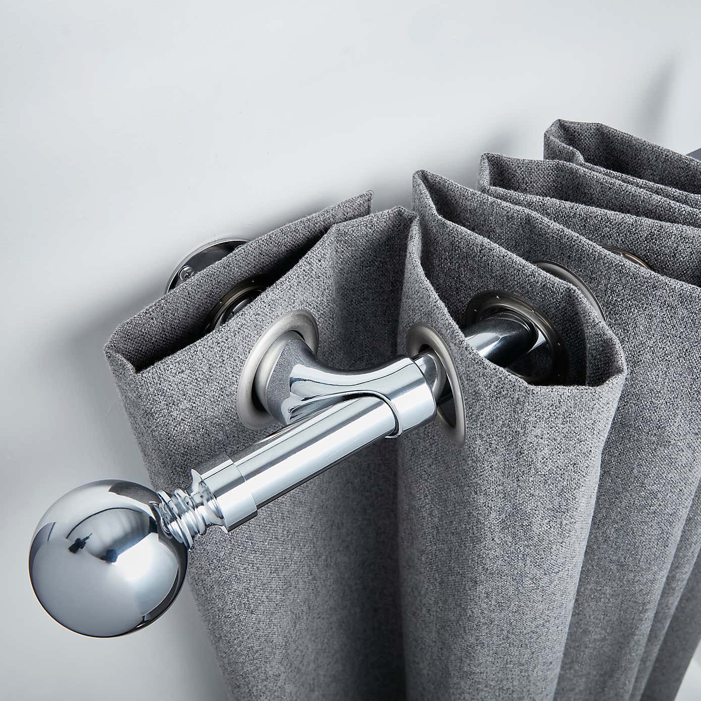 Ashton Room Darkening Extendable Eyelet Curtain Pole 25/28mm