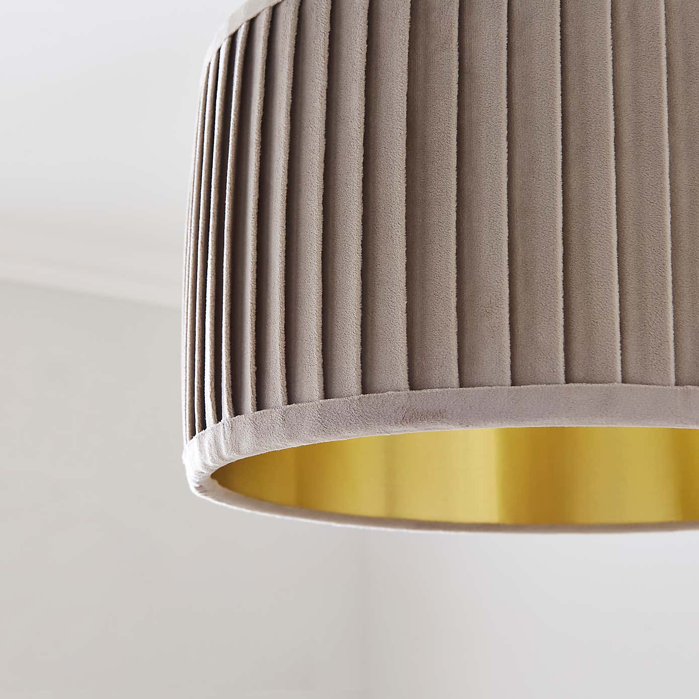 Sawyer Pleated Velvet Drum Lamp Shade