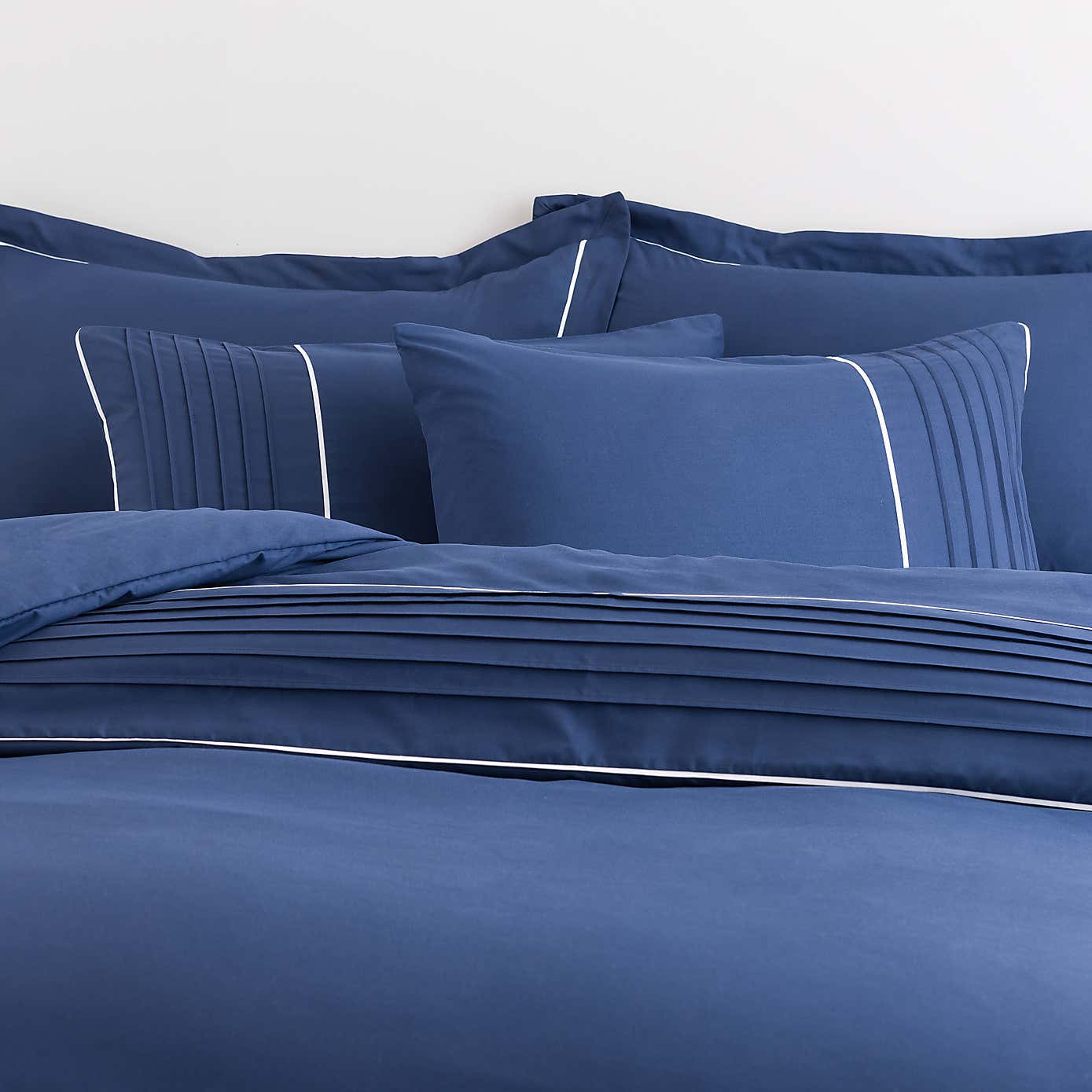 Ryleigh White Duvet Cover and Pillowcase Set