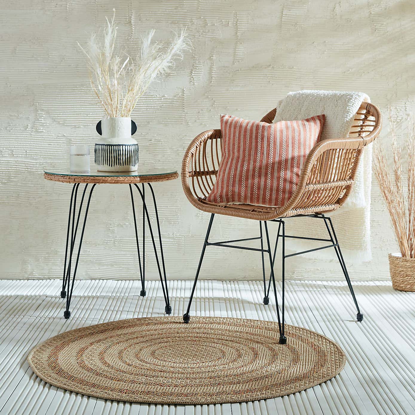 Stripe Border Indoor Outdoor Round Rug