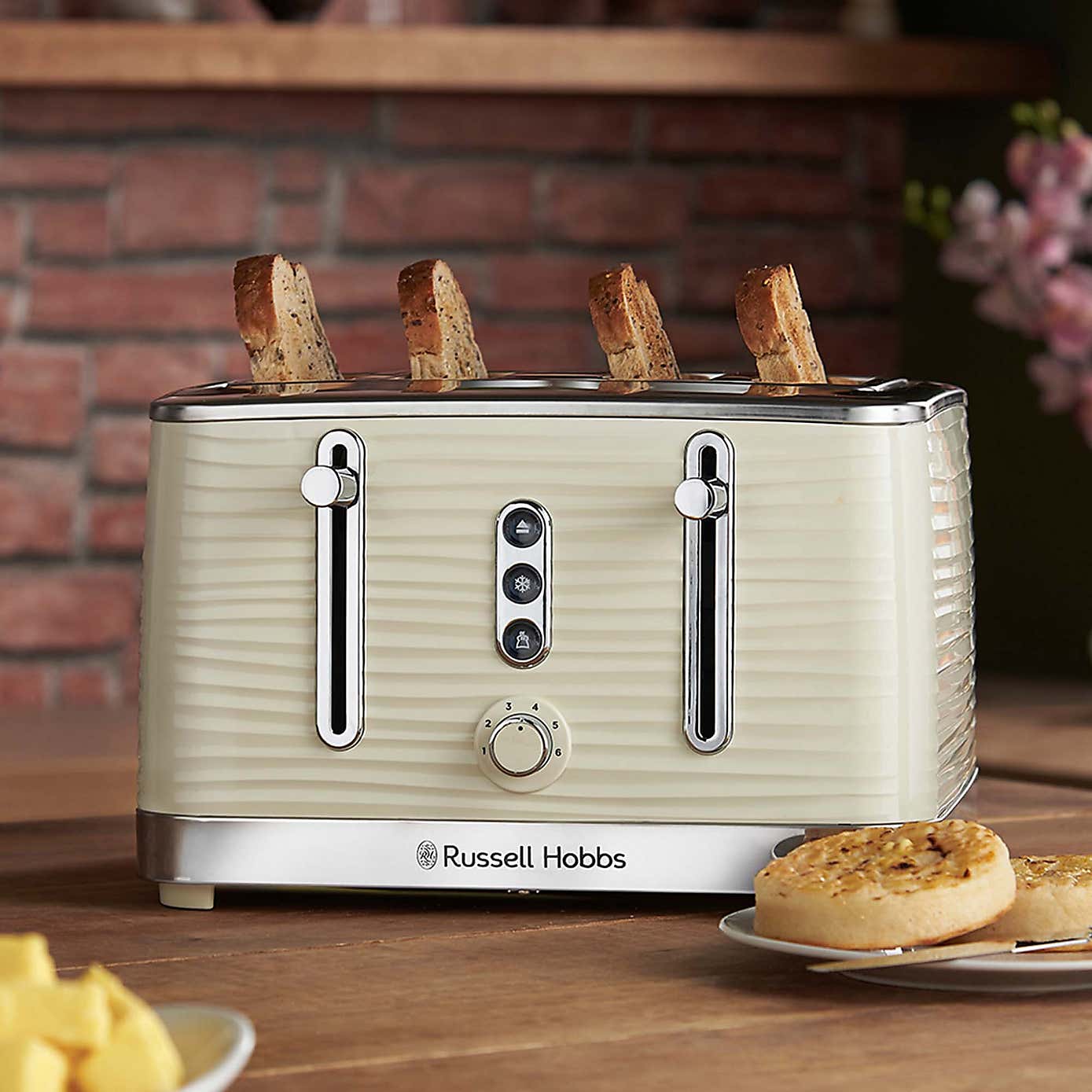 Russell Hobbs Inspire Cream Kettle & 4 Slice Toaster