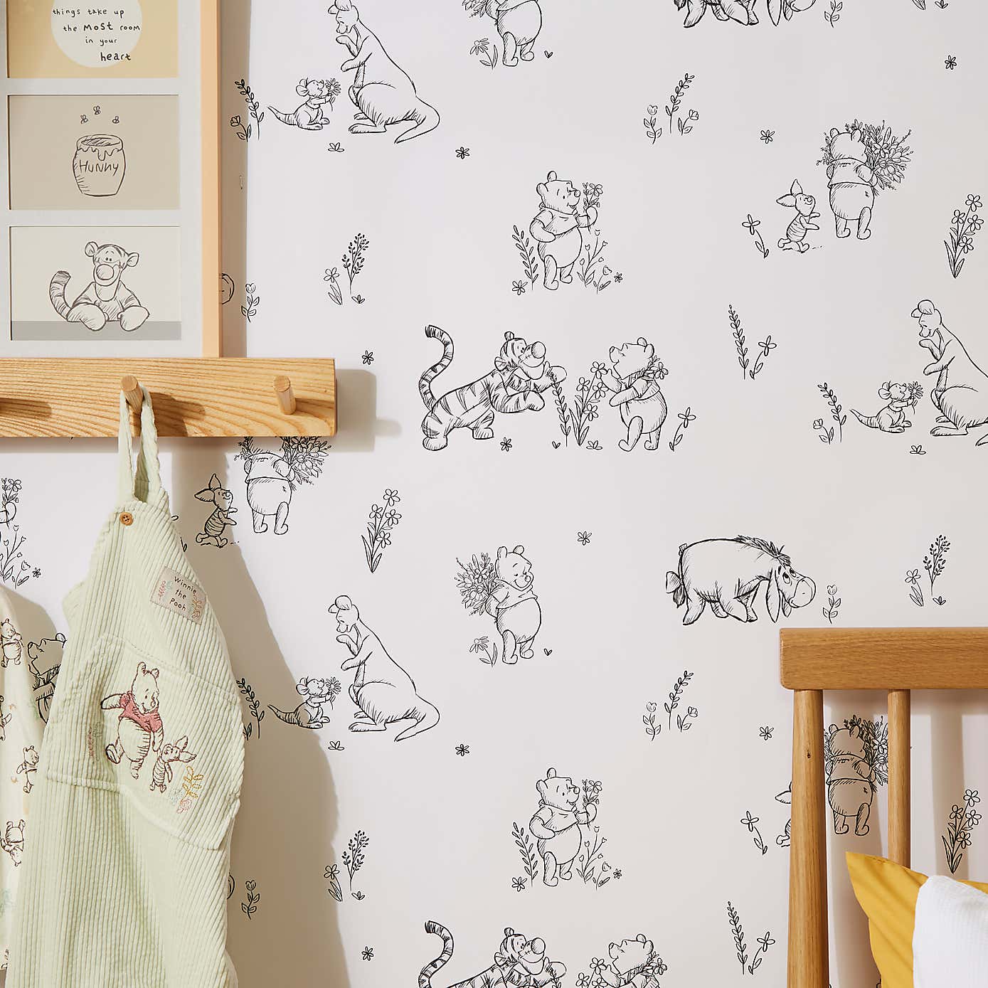 Disney Winnie Mindful Pooh Wallpaper